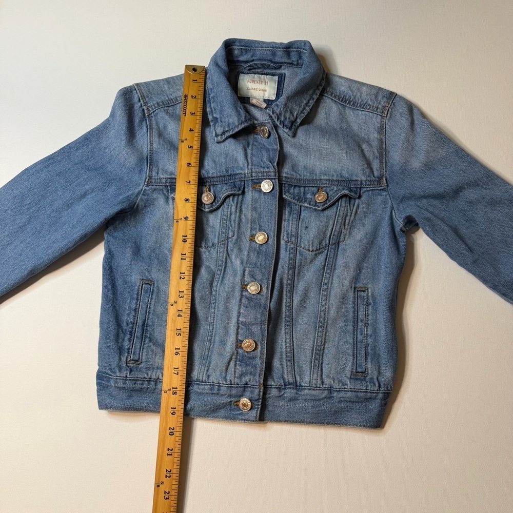 EUC Forever 21 Jacket Womens Small Blue Denim Motorcycle Trucker Jean Jacket - Picture 3 of 5